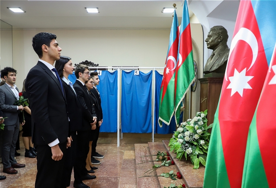 ADU-da tələbə “Bir günlük xəlifə” layihəsi çərçivəsində rektoru əvəz etdi