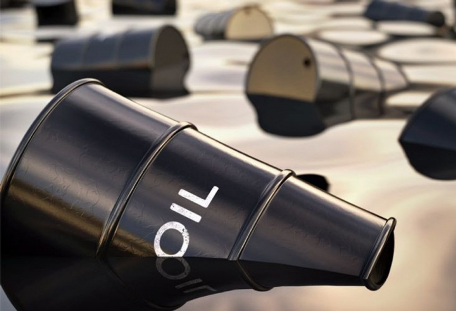 Нефть на мировых биржах подешевела