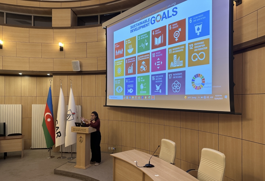 Bakı Ali Neft Məktəbinin tələbələri dayanıqlı inkişafla bağlı məlumatlandırılıb