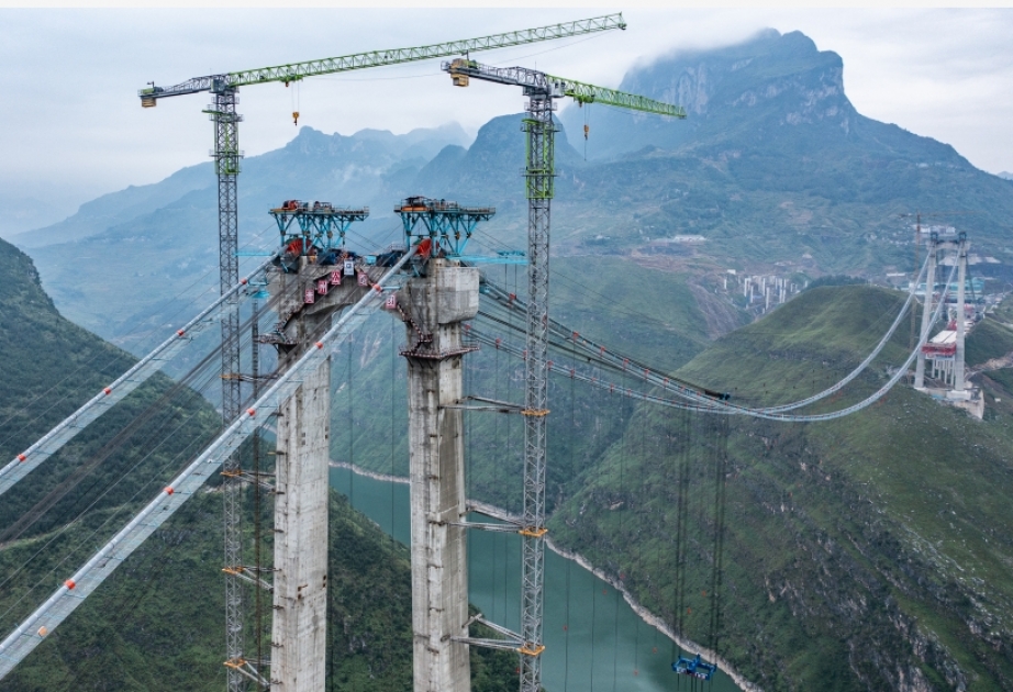 Puente más alto del mundo quedará terminado a mediados de 2025 en suroeste de China