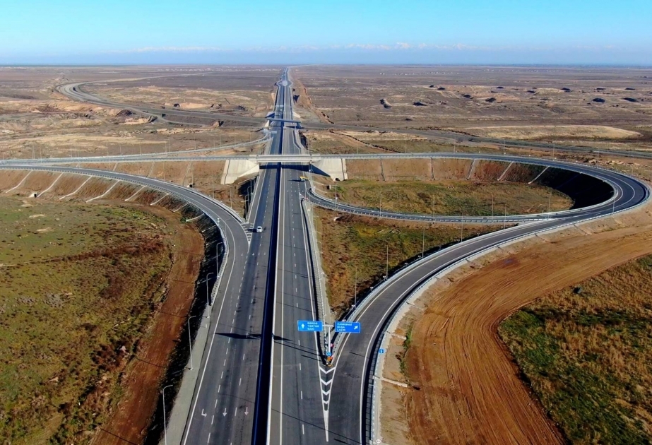 La autopista de cuatro carriles Barda-Aghdam se ha construido conforme a la categoría técnica I