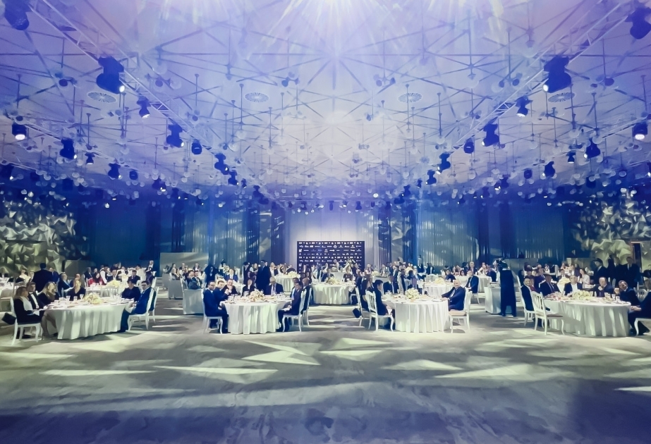 "Caspian Energy Club" celebra su 100º evento en Azerbaiyán