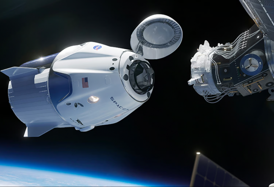 Космонавты России признаны годными к полету в космос на Crew Dragon