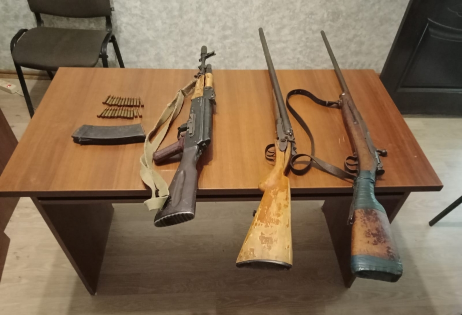 Polis əməkdaşları tərəfindən ötən gün təhvil götürülən silah-sursat açıqlanıb