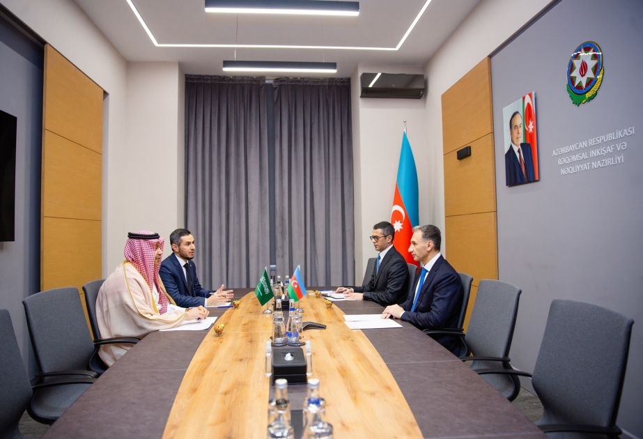 讨论阿塞拜疆和沙特阿拉伯在航空和创新领域合作的前景