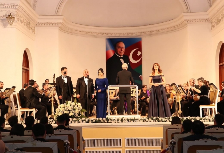 Prokurorluq əməkdaşları Filarmoniyada Ümummilli Liderin 100 illiyinə həsr olunmuş tədbirdə iştirak edib