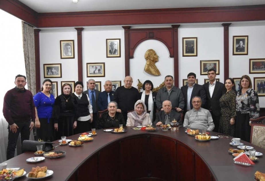 Dərbənddə Dünya Azərbaycanlılarının Həmrəyliyi Gününə həsr olunmuş dəyirmi masa keçirilib