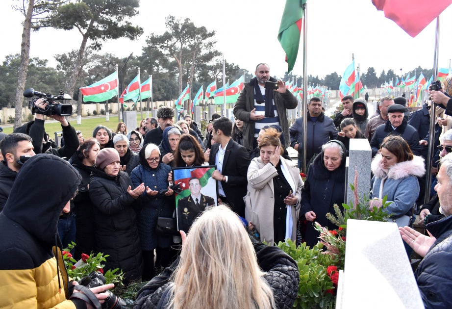 Почтена память шехидов генерал-майора Полада Гашимова и майора Мурада Мамедова