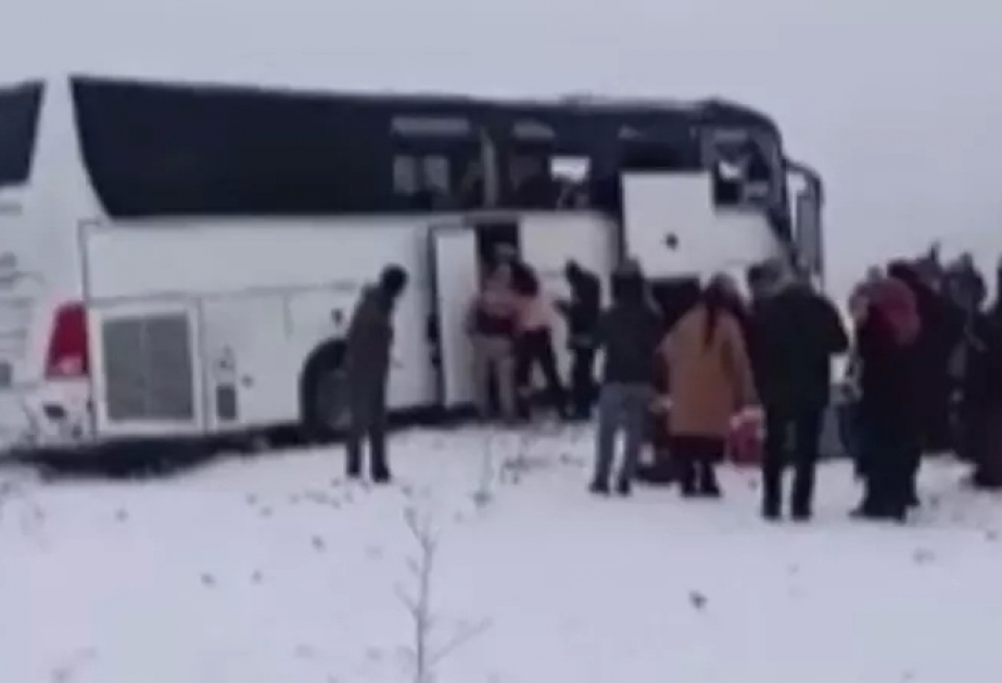 Türkiyədə avtobus qəzası baş verib, ölən və yaralananlar var VİDEO