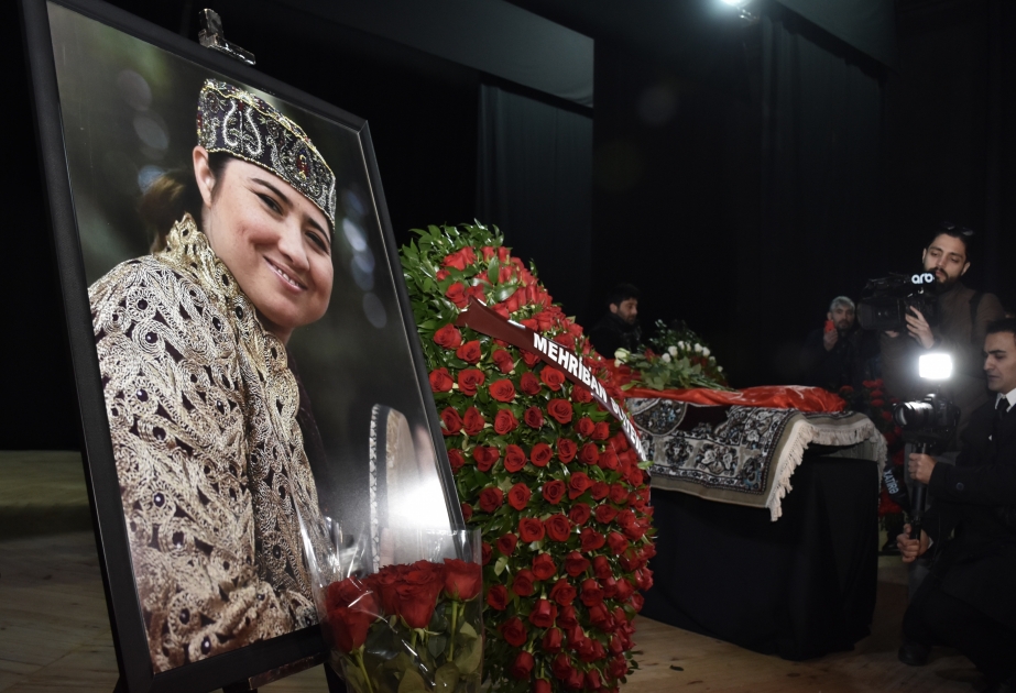 Заслуженную артистку Айгюн Бейляр проводили в последний путь ВИДЕО