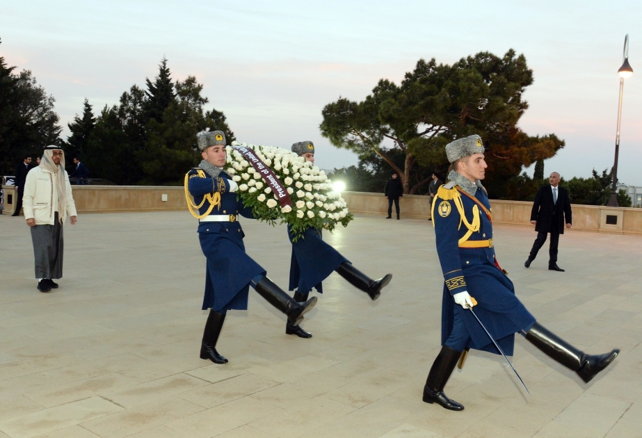 President of United Arab Emirates pays respect to Azerbaijani martyrs
