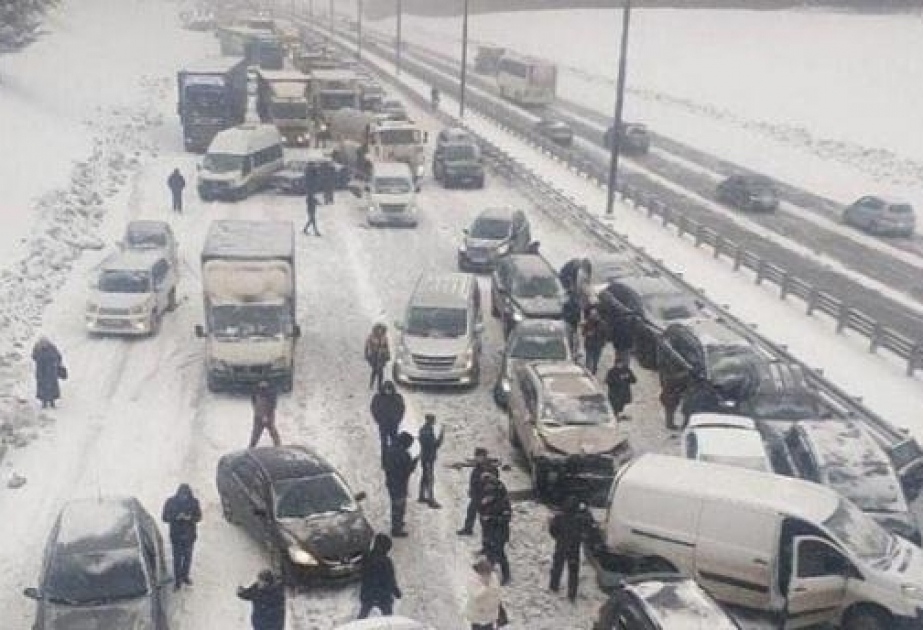 Rusiyanın Novqorod vilayətində 50-dən çox avtomobil toqquşub