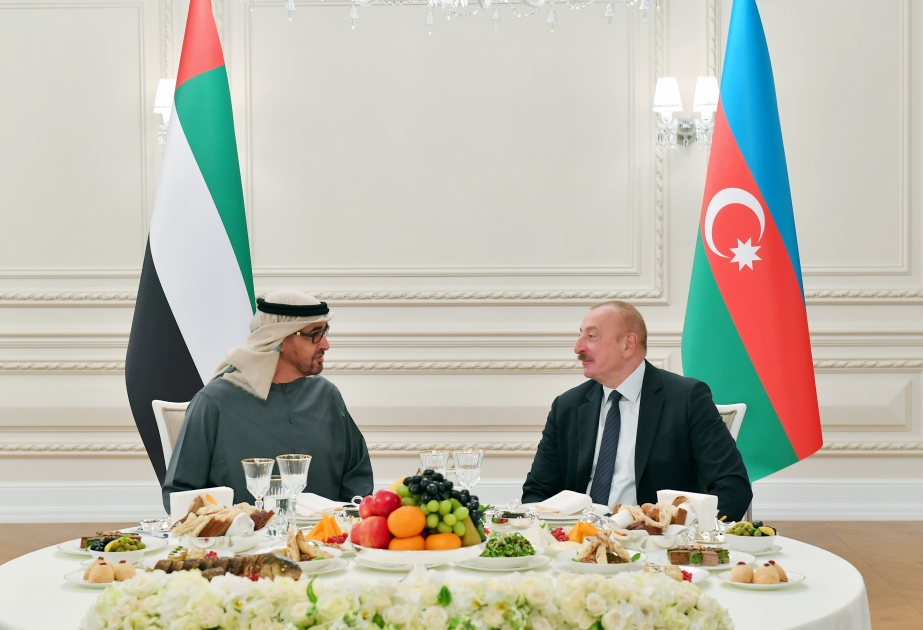 باكو: إقامة مأدبة رسمية على شرف رئيس دولة الامارات العربية المتحدة