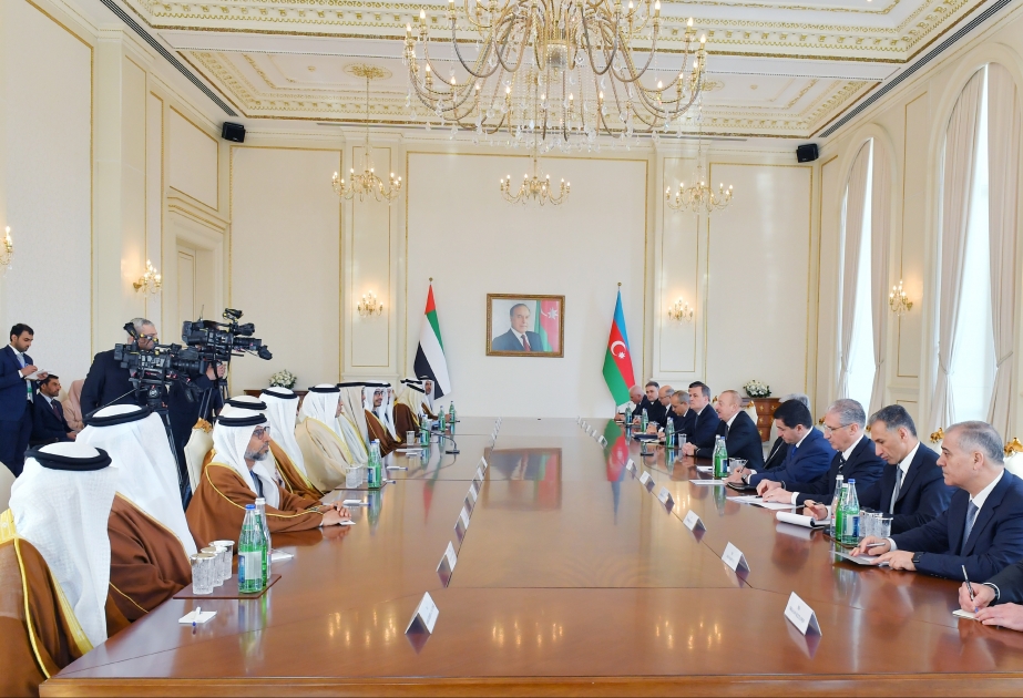 Präsident Aserbaidschans und der Vereinigten Arabischen Emirate Treffen sich in erweitertem Format AKTUALISIERT VIDEO