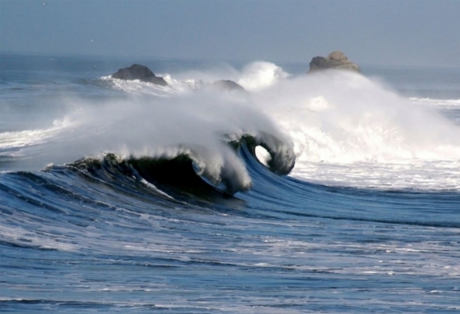 Фактическая погода: Высота волн в Каспийском море достигла 4,8 метра