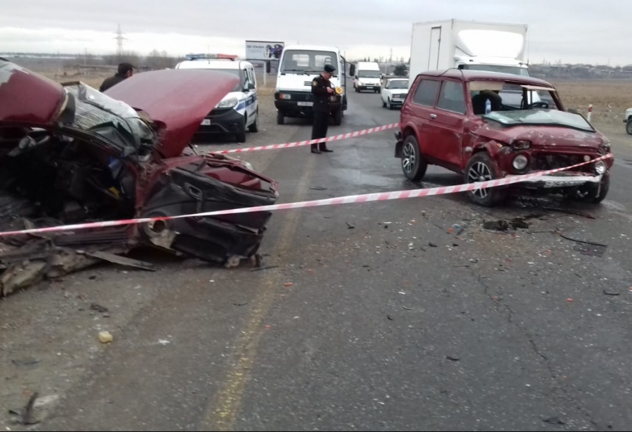Göygöldə iki minik maşını toqquşub, ölən və xəsarət alanlar var