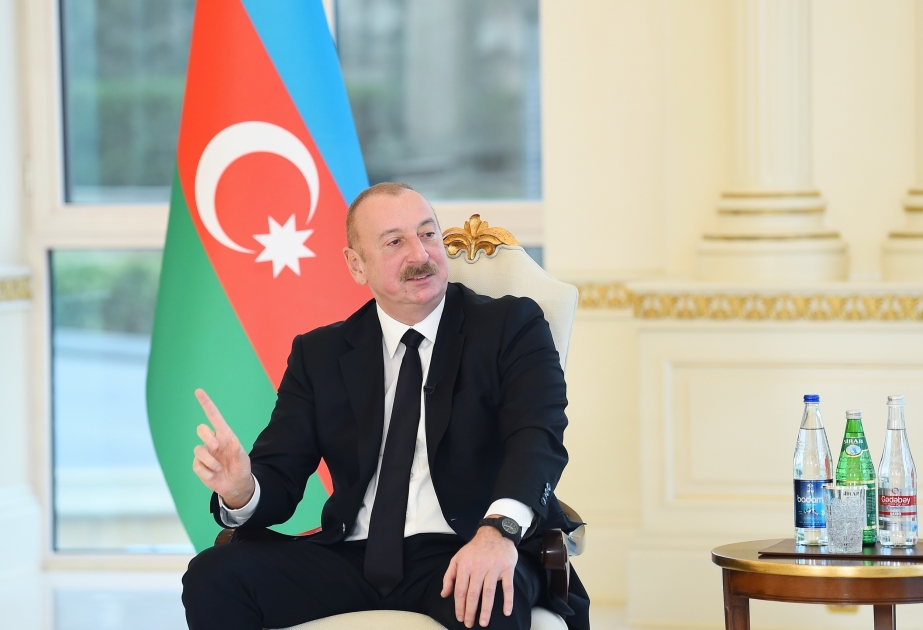 El presidente Ilham Aliyev ha revelado los nombres de las personas con las que más habló durante la Segunda Guerra de Karabaj
