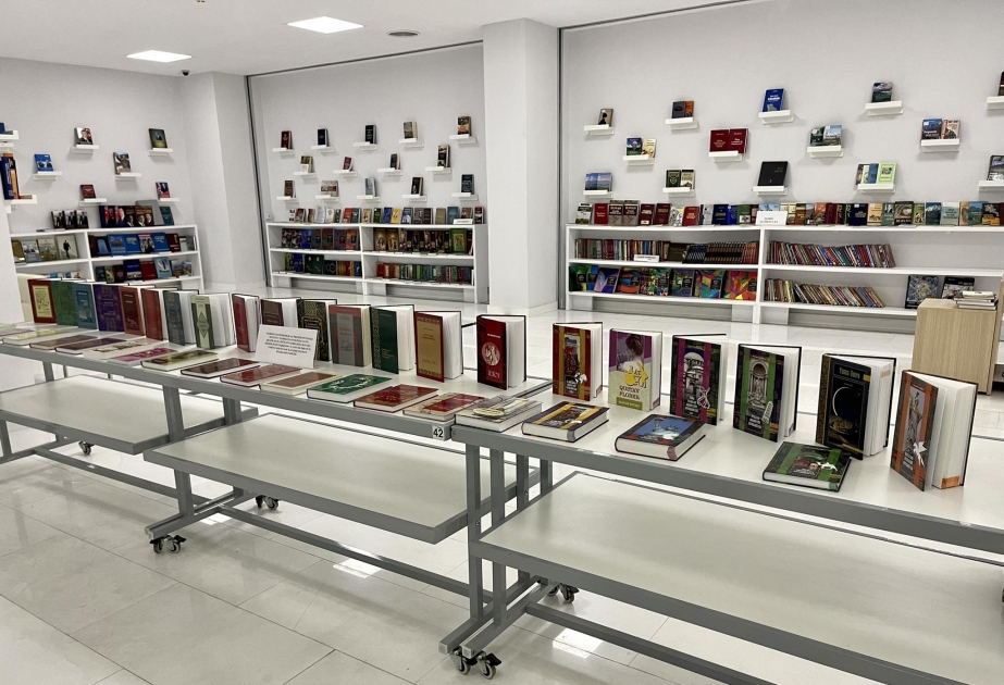 MEK-də latın qrafikası ilə çap olunan nəşrlərin sərgisi keçirilir