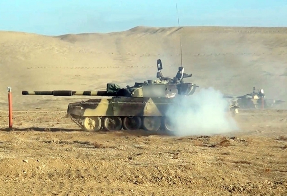 Azerbaijani servicemen evaluated on driving and firing skills