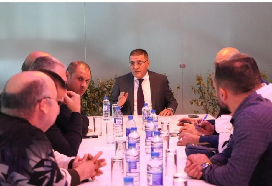 Ağırlıqqaldırma Federasiyasının rəhbərliyi hakimlərlə görüşüb