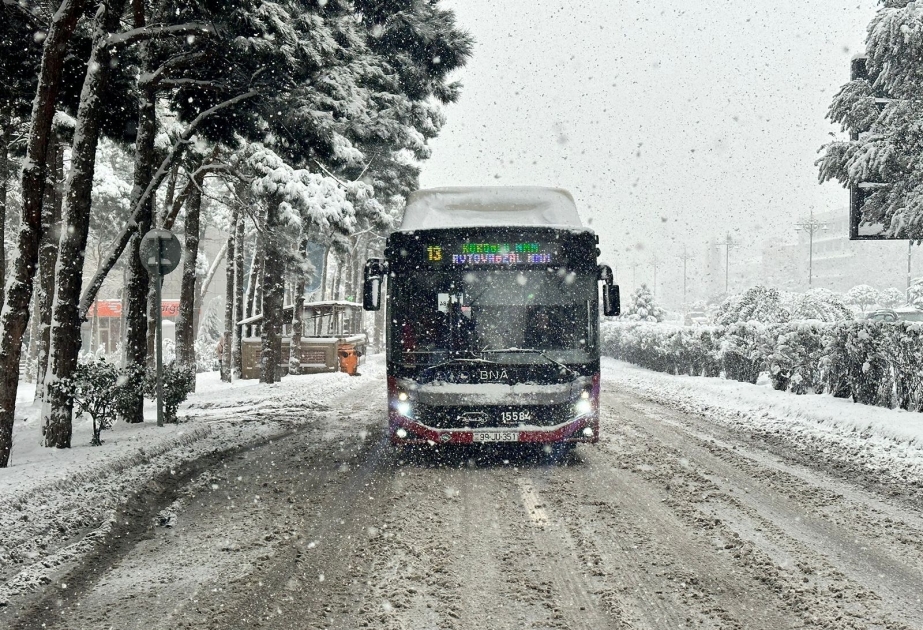 AYNA hava şəraiti ilə əlaqədar ictimai nəqliyyatın fasiləsiz hərəkətini təmin edir