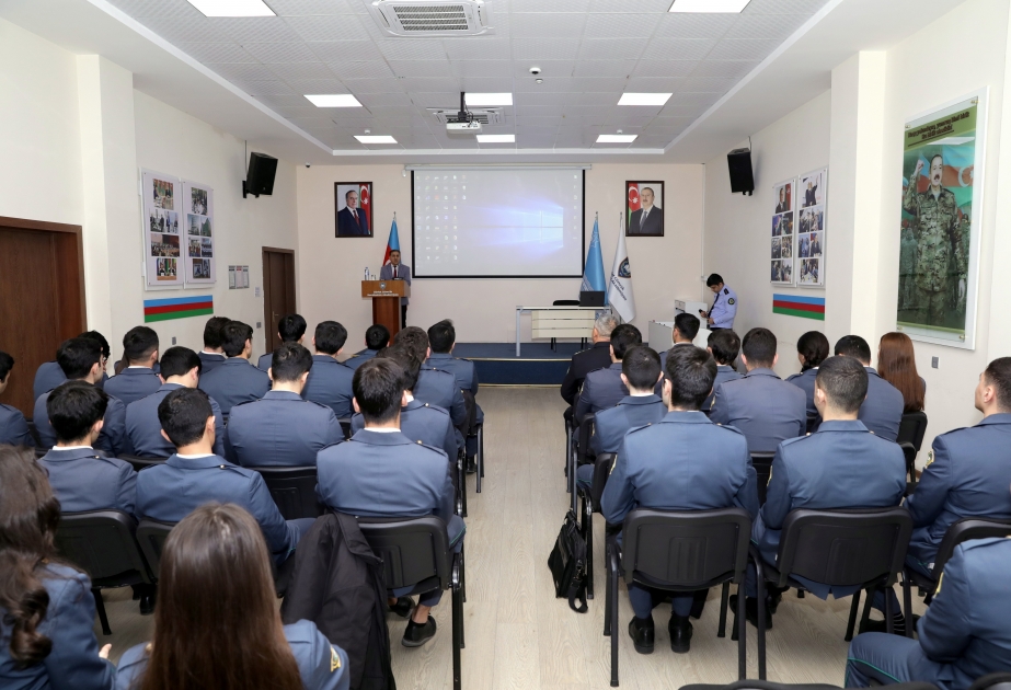 18 ali təhsil müəssisəsinin tələbələrinə prezident seçkiləri ilə bağlı maarifləndirici seminarlar keçirilib