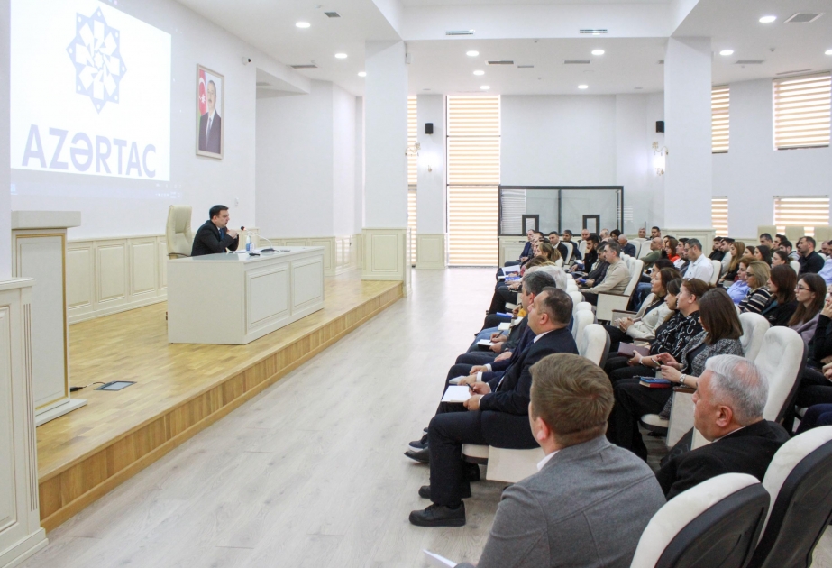 AZERTAC news agency hosts meeting on outcomes of 2023