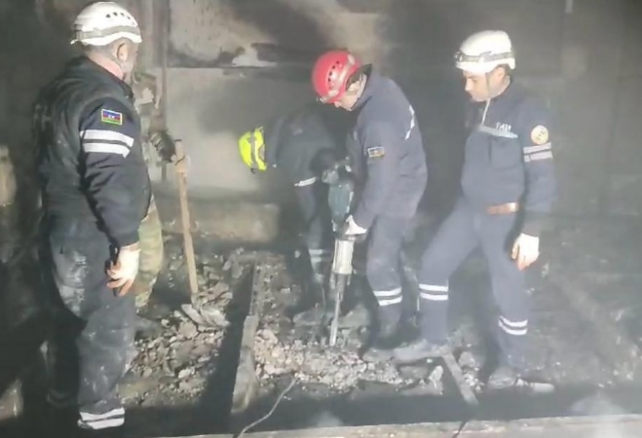 МЧС Азербайджана: Из-под завалов цеха в Бинагади извлекли тело еще одного погибшего  ОБНОВЛЕНО