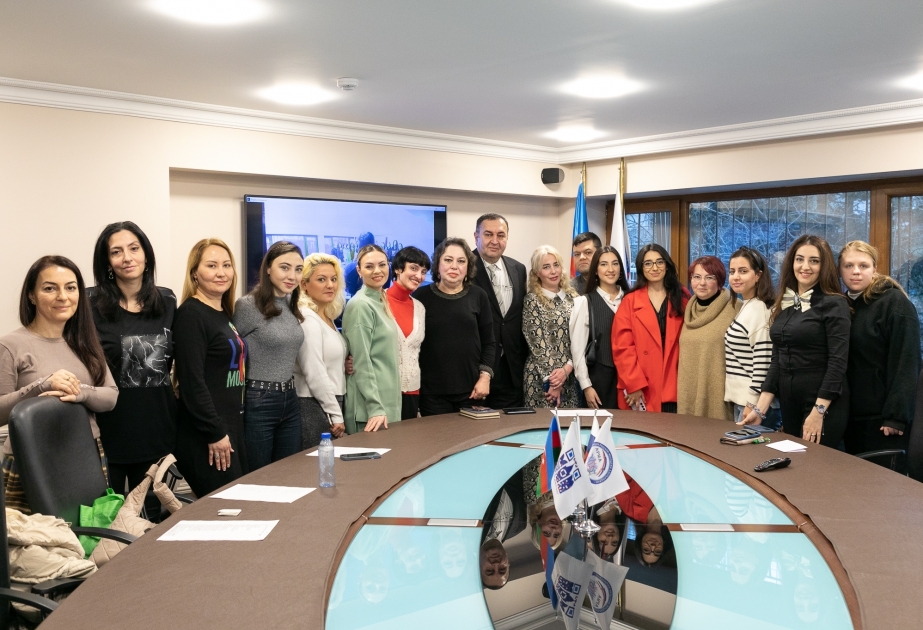 Bakıdakı Rus evi xarici poetik klublarla telekörpü təşkil edib