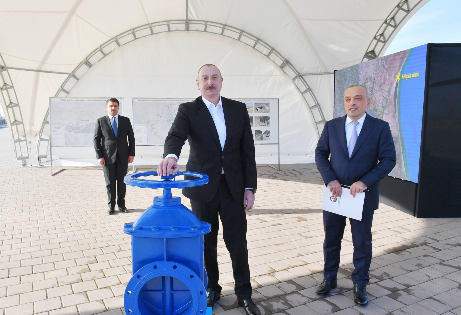 Präsident Ilham Aliyev nimmt an Inbetriebnahme von Trinkwasserversorgungsnetzwerk in Neftchala teil  AKTUALISIERT VIDEO