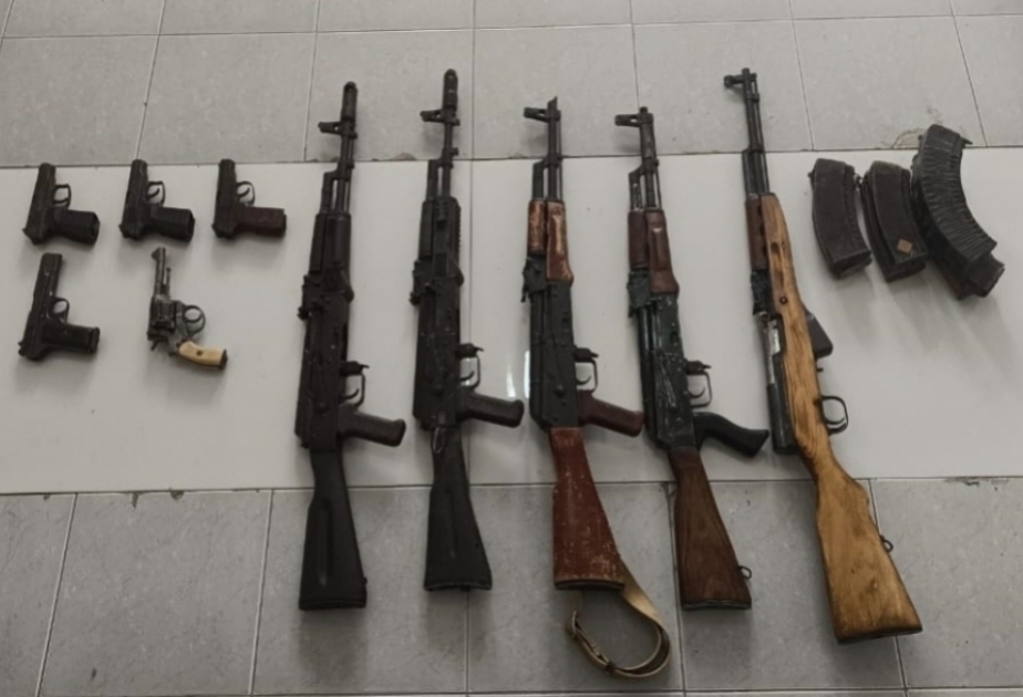Ötən gün vətəndaşlardan 2 qumbara, 11 tüfəng təhvil götürülüb