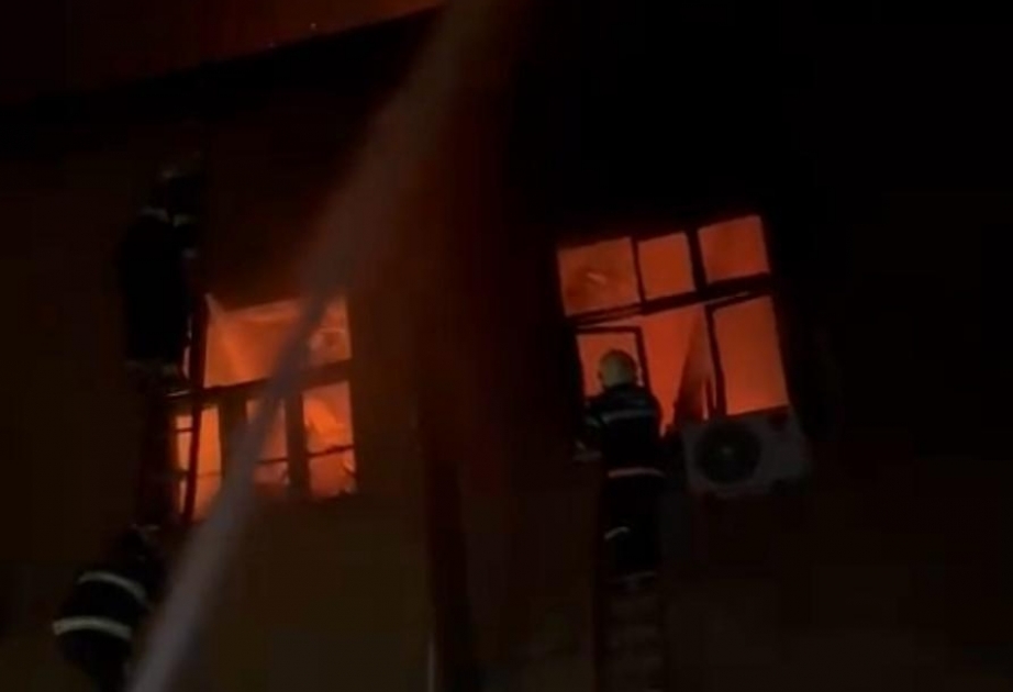 Sumqayıtda yanğının binanın ikinci korpusuna keçməsinin qarşısı alınıb, sakinlər təxliyə edilib