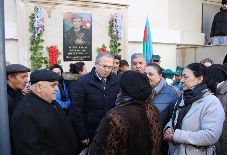 В столичном поселке Бадамдар открыта мемориальная доска шехида Кямала Алиева
