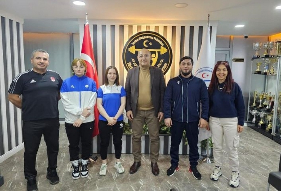 Türkiyə Ağırlıqqaldırma Federasiyasının prezidenti Azərbaycan yığmasını ziyarət edib