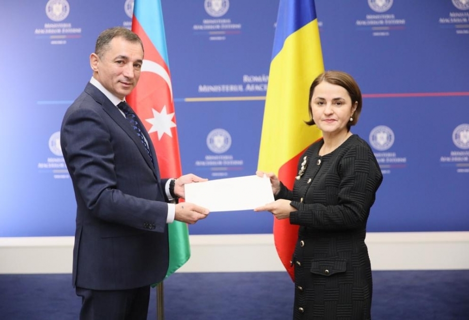 El Embajador de Azerbaiyán presenta copias de sus credenciales a la Canciller de Rumanía