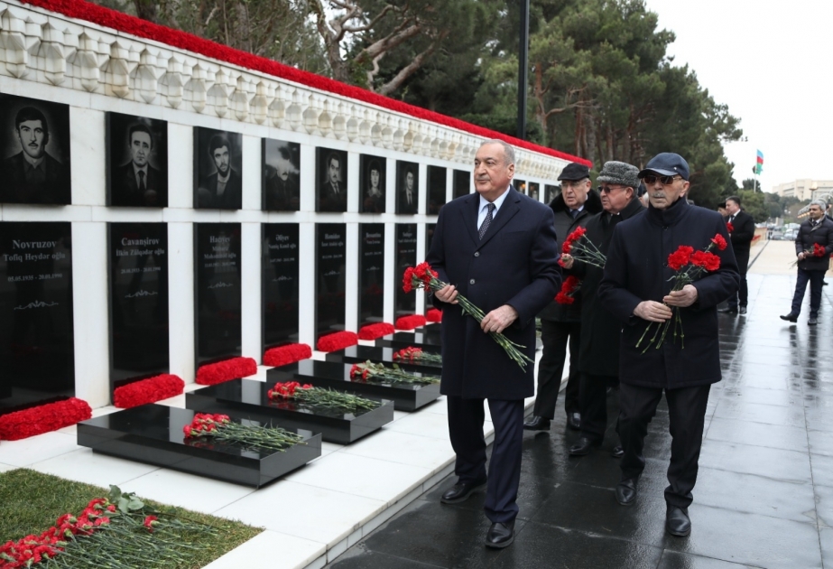 Члены Совета аксакалов Азербайджана посетили Шехидляр хиябаны