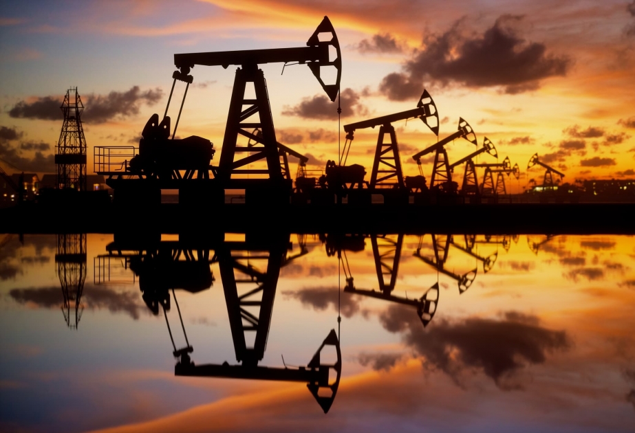 Global oil prices drop