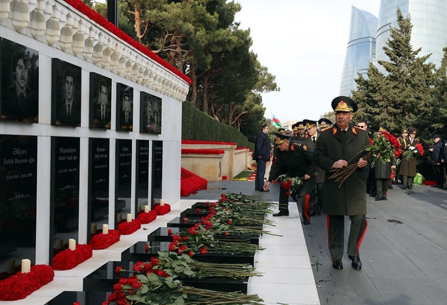 Defense Ministry’s leadership visits the Alley of Martyrs
