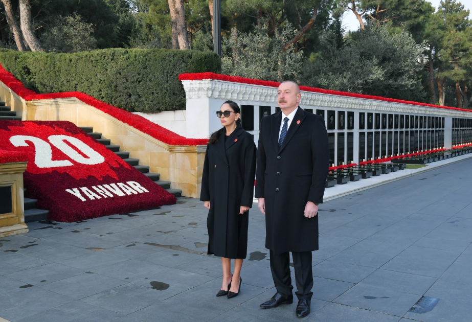 Präsident Ilham Aliyev und First Lady Mehriban Aliyeva besuchen Märtyrerallee VIDEO