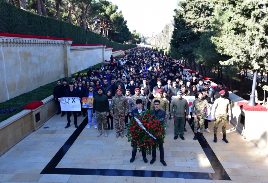 Gənclər təşkilatları 20 Yanvar şəhidlərinin xatirəsini ehtiramla yad ediblər