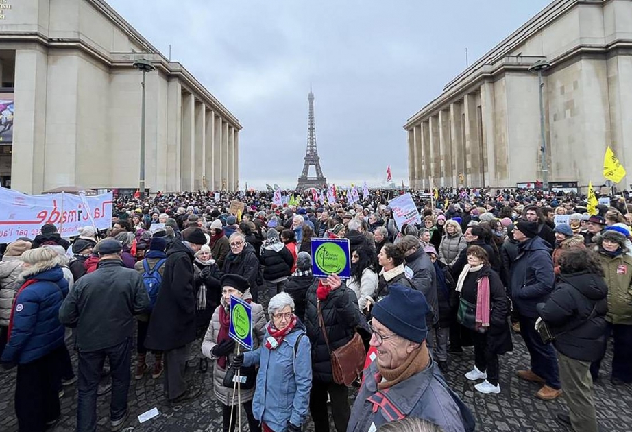 Parisdə yeni miqrasiya qanununa qarşı etiraz aksiyası keçirilib