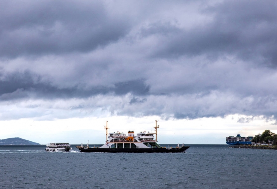 Bosfor boğazını bağlayan tanker təhlükəsiz şəkildə yedəyə alınıb