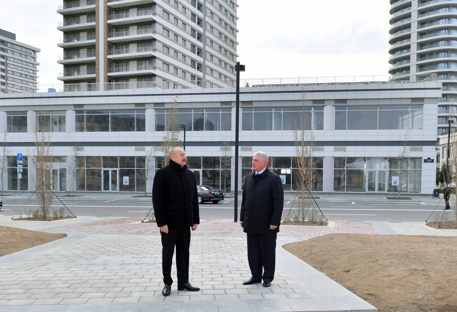 Prezident İlham Əliyev Bakı Ağ Şəhərin Mərkəzi Park Kvartalında tikinti, abadlıq işləri və Ofis binasında yaradılan şərait ilə tanış olub  YENİLƏNİB VİDEO