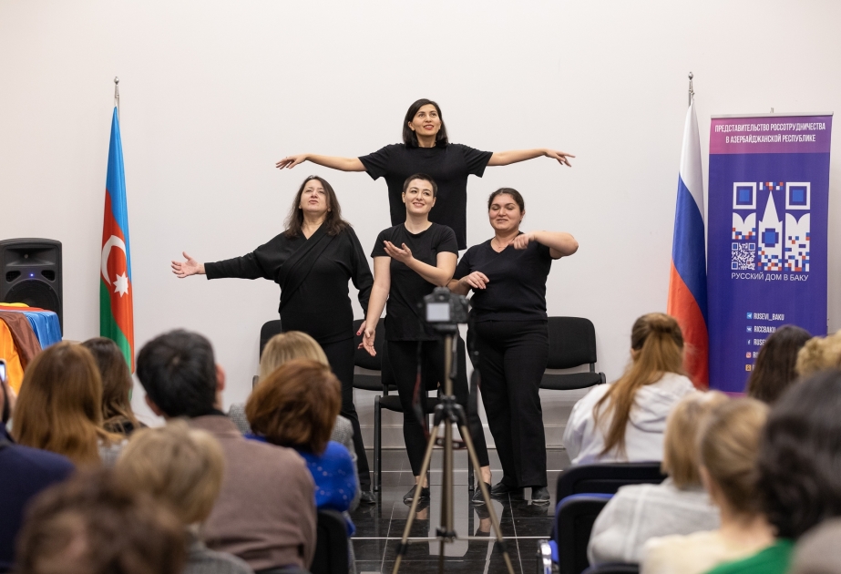 Bakıdakı Rus evində “Pleybek teatr” formatında qeyri-adi tədbir keçirilib