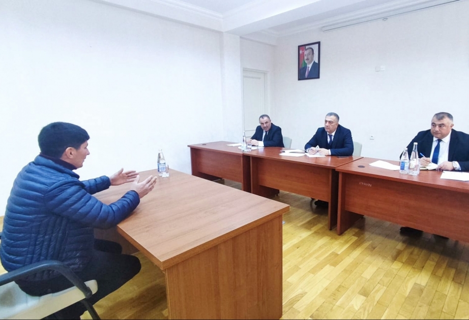 Kənd təsərrüfatı nazirinin müavini Oğuzda vətəndaşları qəbul edib