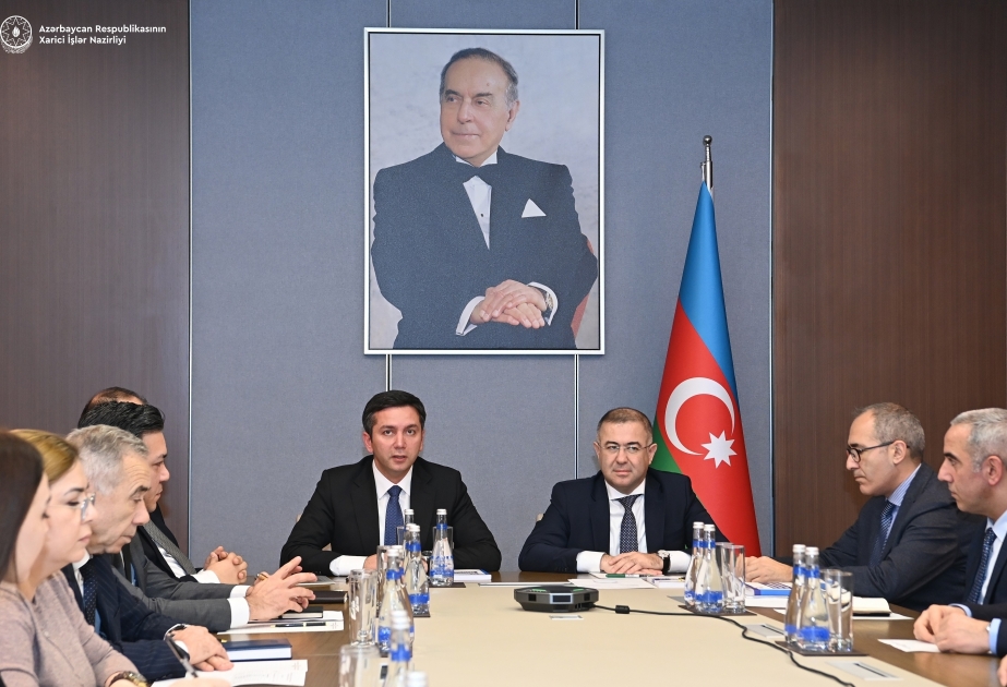 Cancillería de Azerbaiyán junto con la CEC celebró un seminario para los funcionarios de las misiones diplomáticas de Azerbaiyán