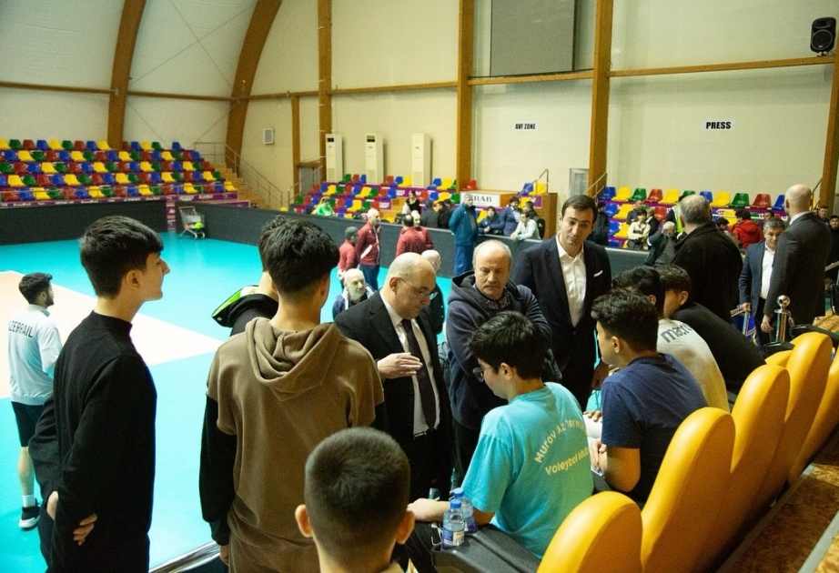 Federasiya prezidenti yeniyetmə voleybolçularla görüşüb