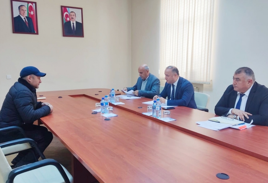 Kənd Təsərrüfatı Nazirliyinin aparat rəhbəri Qaxda vətəndaşların müraciətlərini dinləyib