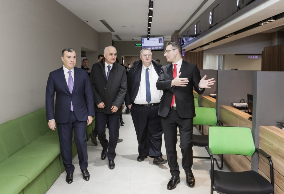 Le vice-Premier ministre de la Fédération de Russie, co-président de la Commission intergouvernementale visite le Centre DOST