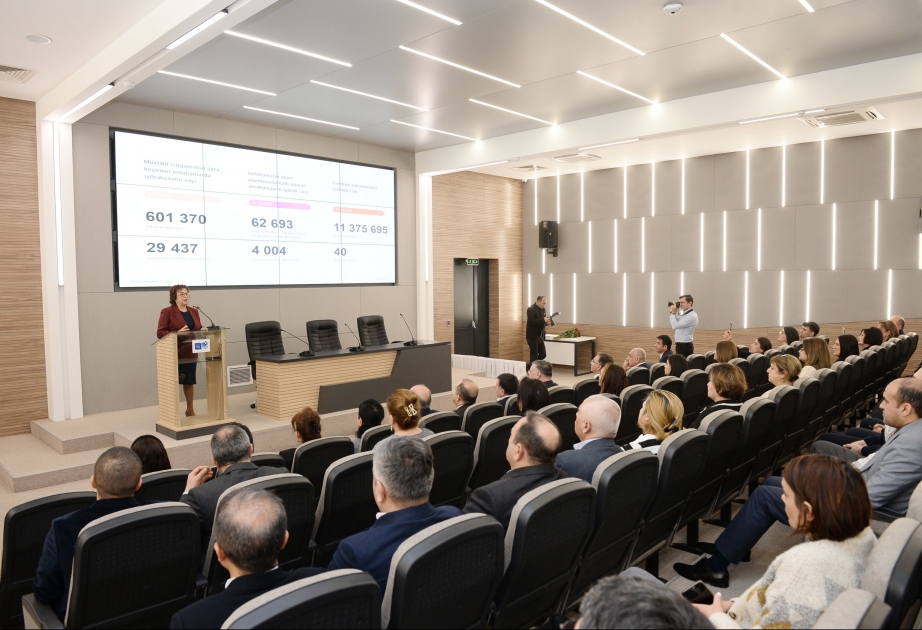 DİM imtahan rəhbərləri və zal nəzarətçilərini mükafatlandırıb